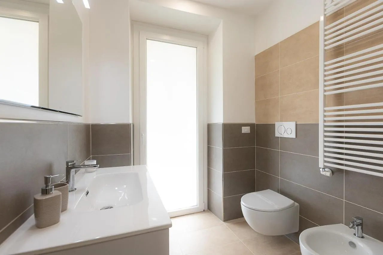 Colosseo Modern By Rental In Roma Apartamento