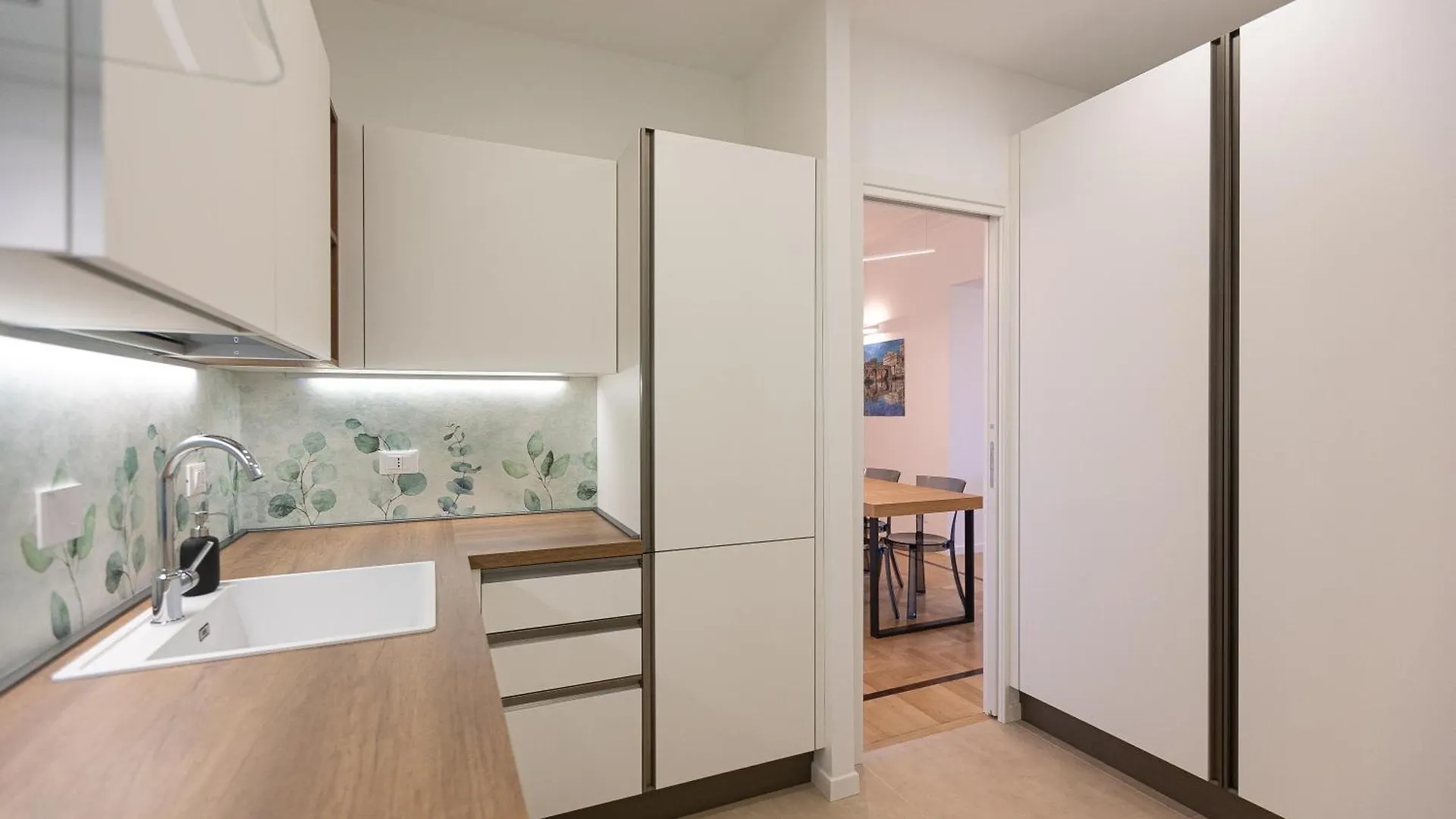 Colosseo Modern By Rental In Rome 0*,