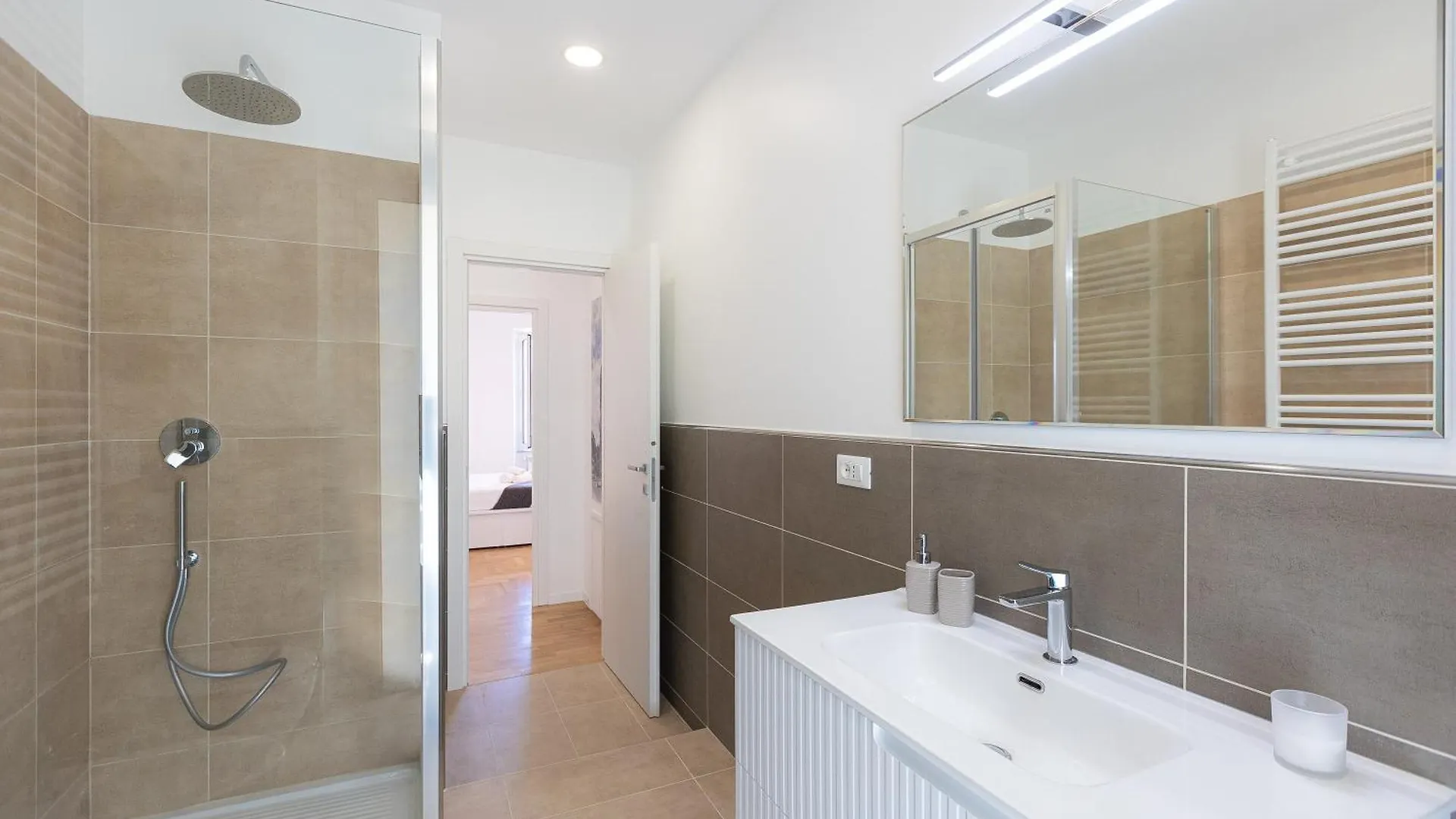 Apartment Colosseo Modern By Rental In Rome