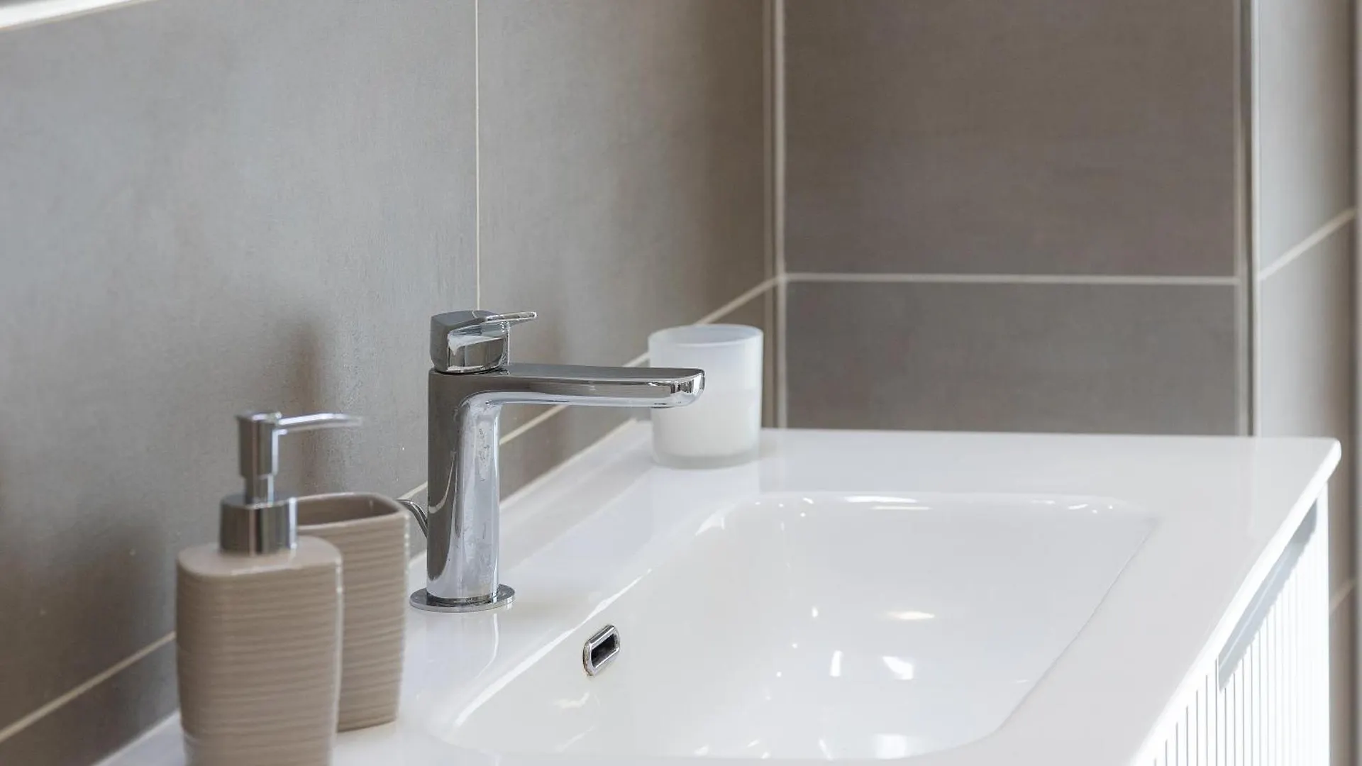 Colosseo Modern By Rental In Rome
