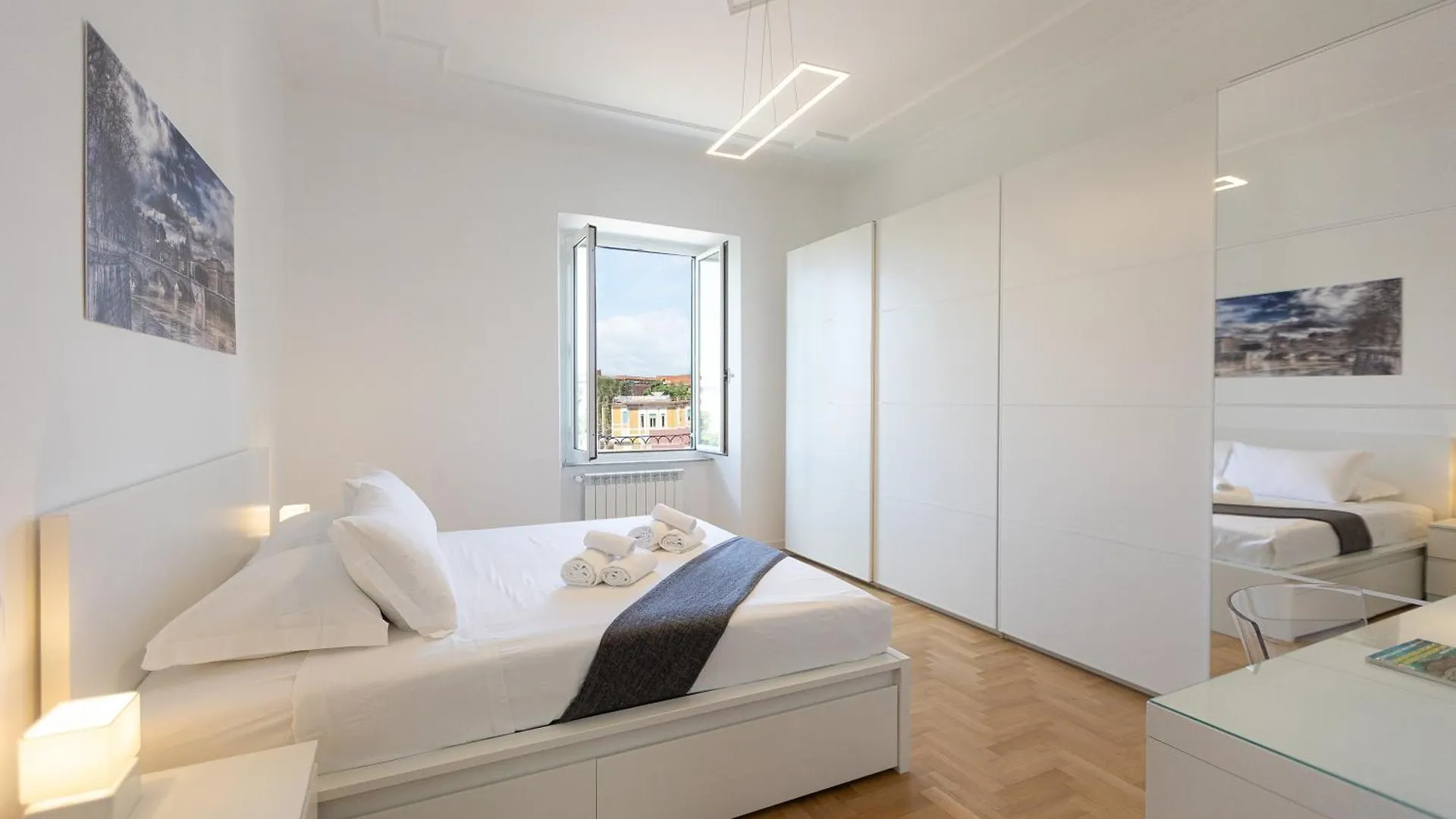 Colosseo Modern By Rental In Rome Apartment